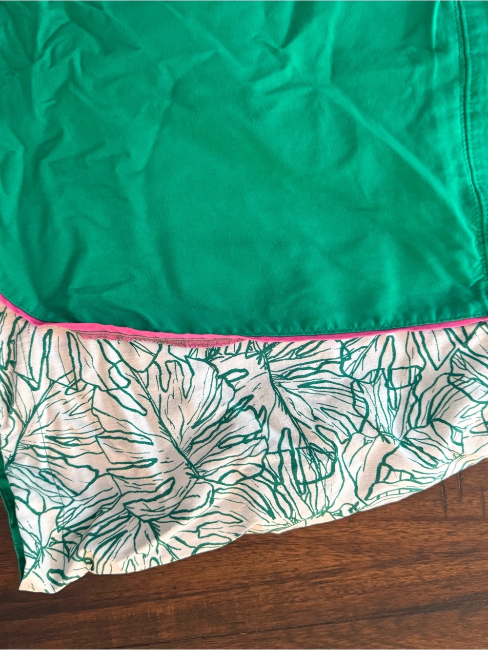 Lady Hagen Green Athletic GolfSkort with Leaf Panel - Picture 4 of 9